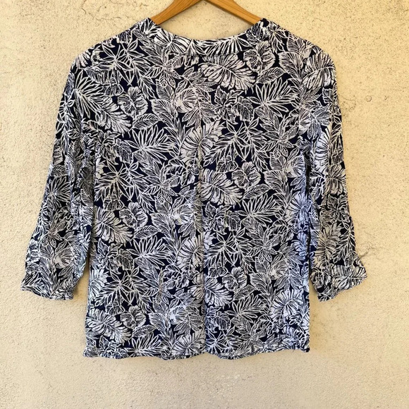 Jones New York Women Tropical Print Navy Blue Top Small - Picture 8 of 8